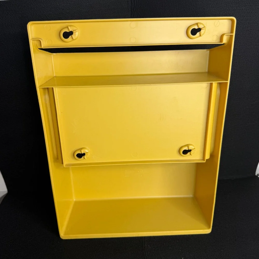 Rubbermaid vintage 1981